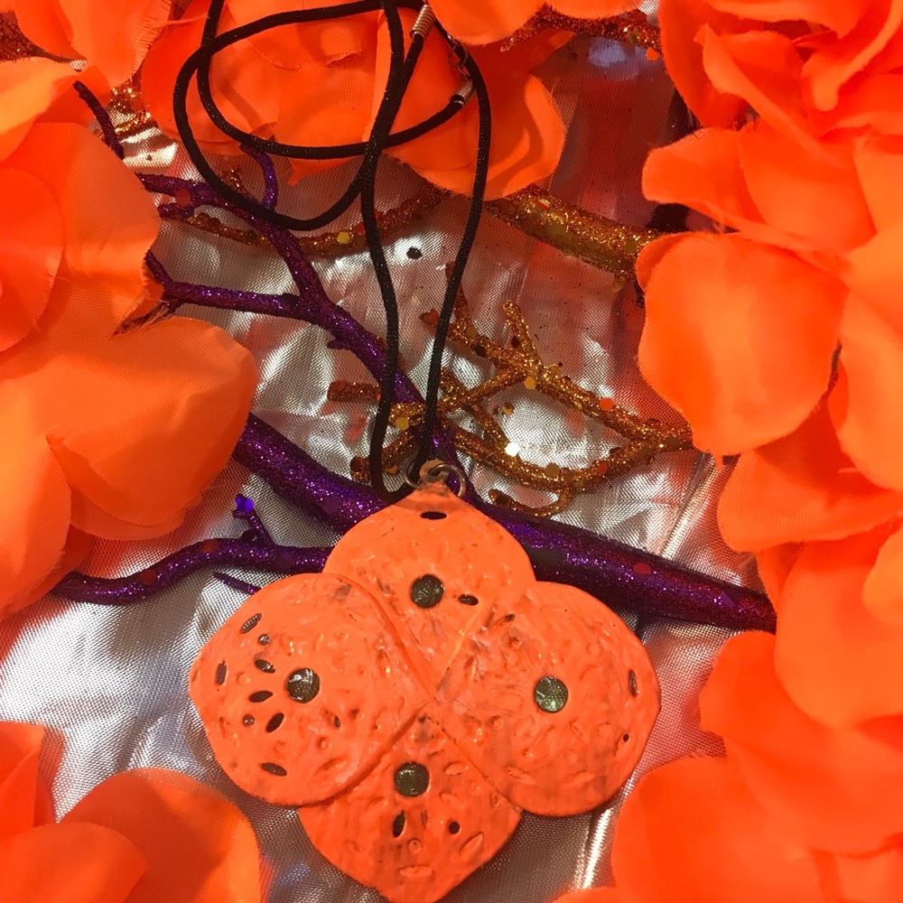 🧡🤍Necklace🤍🧡 - Picture 5 of 12